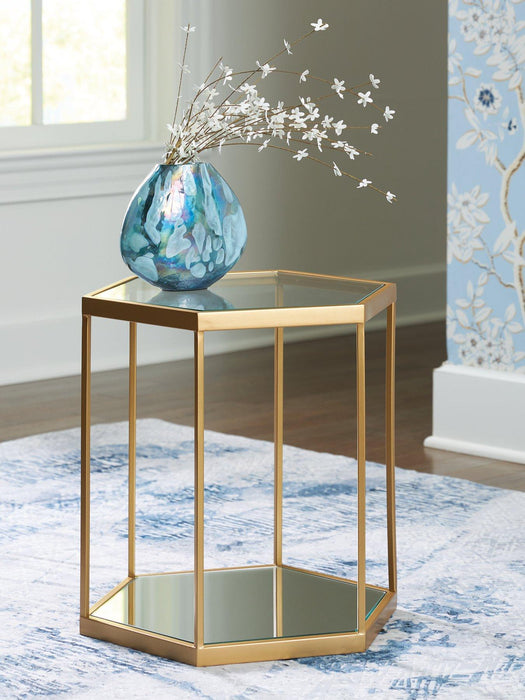 Veerwick Accent Coffee Table - Tony’s Furniture Store & Linen (GA) - Multi Location