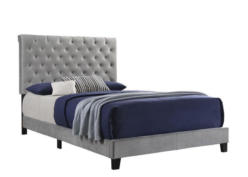 Warner Queen Upholstered Bed Grey - Tony’s Furniture Store & Linen (GA) - Multi Location