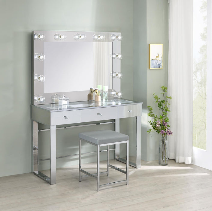 Umbridge Upholstered Square Padded Cushion Vanity Stool - Tony’s Furniture Store & Linen (GA) - Multi Location