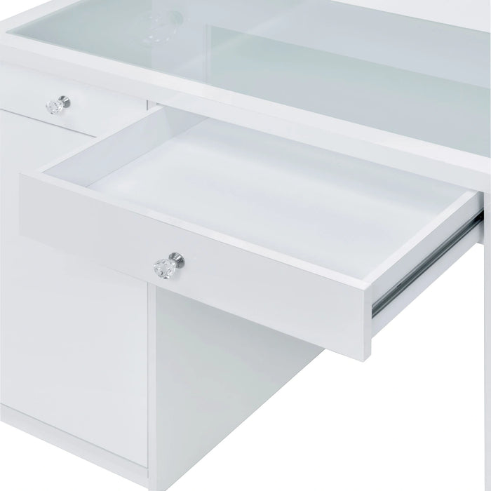 Amia Complete Dressing Table with Lightbulbs - Tony’s Furniture Store & Linen (GA) - Multi Location